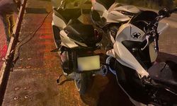 Muğla'da abartı egzozlu ve plakasız motosikletlerle yarışan 3 kişinin ehliyeti iptal edildi