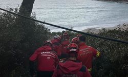 Muğla'da kayalıklardan düşen genç kurtarıldı