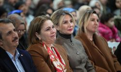 Şair Dursun Ali Erzincanlı'nın Selimiye Ramazan Sokağı'nda okuduğu şiirler dinleyenleri duygulandırdı