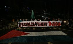 Saraybosna kuşatmasında evlatlarını kaybeden aileler, Gazze'de öldürülen çocukları andı