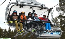 Sarıkamış Kayak Merkezi'nde hafta sonu yoğunluğu