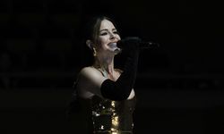 Şarkıcı Simge Sağın, CSO Ada Ankara'da sahne aldı