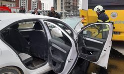 Siirt'te belediye otobüsüne arkadan çarpan otomobildeki 3 kişi yaralandı