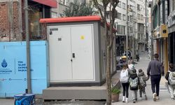 Şişli'de İBB'nin yola taşıdığı trafoya esnaftan tepki