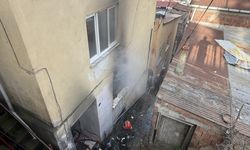Trabzon'da evde çıkan yangında 3 kişi dumandan etkilendi