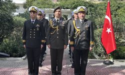 Türk Deniz Kuvvetlerine ait 'TCG Anamur' mayın avlama gemisi NATO görevi için Yunanistan'da