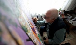 Türk gölge oyunu karakterlerini tuvale yansıtıyor