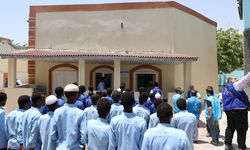 Türkiye Diyanet Vakfının Somali'de inşa ettiği 300 kişilik mescidin açılışı yapıldı