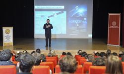 Türkiye'nin ilk astronotu Alper Gezeravcı Maltepe'de öğrencilerle buluştu: