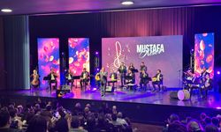 Usta sanatçı Mustafa Keser, İstanbul'da halk konseri verdi