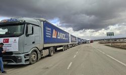 Vakıflar Genel Müdürlüğü Suriye'nin kuzeyindeki ihtiyaç sahiplerine 20 bin gıda kolisi gönderdi