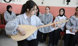 Van'da 'Her Öğrenci Bir Enstrüman' projesiyle 178 öğrenci müzikle buluştu