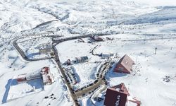 Yıldız Dağı hafta sonu kayakseverlerle doldu