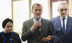 Zeytinburnu'nda Turan Sevgili'nin 63 yıllık eserlerinden oluşan hat sergisi açıldı