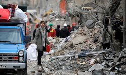 AA ekibi, İsrail-ABD saldırısında hedef alınan başkent Tahran'daki Risalet Meydanı çevresini görüntüledi