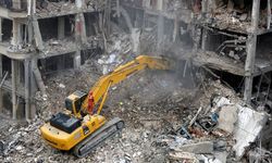 ABD ve İsrail tarafından hedef alınan Tahran'ın Enderzgu bölgesinde ciddi oluştu