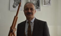 Afyonkarahisar Halk Eğitim Merkezinin kursiyerleri, '40 yıl hatırı' olan kahveyi tuvalle buluşturdu