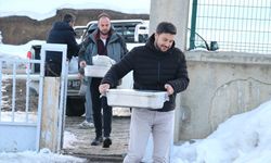 Ağrı'da köy okulundaki öğretmenler öğrencileri için iftar sofrası hazırladı