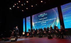 Ahmet Özhan ve İstanbul Tarihi Türk Müziği Topluluğu, 'Külliye'de Ramazan' etkinliklerinde konser verdi