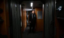 Ahmet Yenilmez, YHT'de 'Kınalı Kuzular' temalı anma oyununu sahneledi