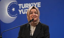 AK Parti Genel Başkan Yardımcısı Kaya, 'Çocuk Gülerse Dünya Güler İftar Programı'nda konuştu: