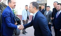 AK Parti Genel Başkan Yardımcısı Zorlu, Manisa'da AK Parti İl Başkanlığını ziyaret etti: