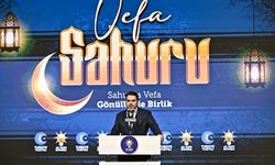 AK Parti İstanbul İl Gençlik Kolları üyeleri sahurda bir araya geldi