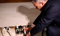 Ankara'da Kadir Gecesi'nde camiye giden çocukların ayakkabılarına hediye bırakıldı