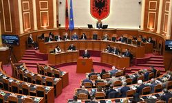 Arnavutluk meclisi, İran'ı 'terörü destekleyen devlet' olarak ilan eden kararı onayladı