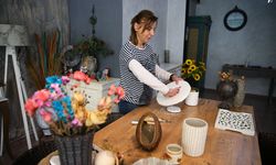 Atık ürünleri dekoratif ürünlere dönüştürme hobisini emekliliğinde meslek haline getirdi