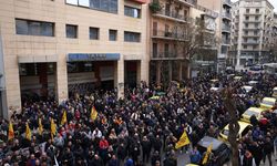 Atina'da grevdeki taksiciler Meclis binasına yürüyüş düzenledi
