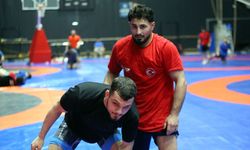 Babasının izinden giden milli güreşçi Muhammed Halit Ozmuş'un hedefi Avrupa şampiyonluğu