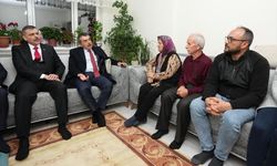 Bakanlar Tekin ve Çiftçi, öldürülen öğretmenin Konya'daki ailesine taziye ziyaretinde bulundu