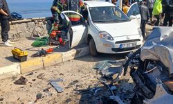 Balıkesir'de 2 otomobilin çarpıştığı kazada 6 kişi yaralandı