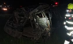 Balıkesir'de şarampole devrilen otomobildeki 1 kişi öldü, 6 kişi yaralandı