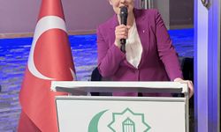 Berlin eyaletinin Ekonomi Bakanı Giffey, Aziziye Camisi Derneğinin iftar programına katıldı