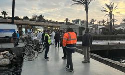 Bodrum'da 7 motoryatın yanarak battığı limanda temizlik çalışması başlatıldı