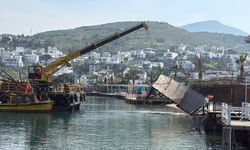 Bodrum'da kaçak iskeleler yıkılıyor