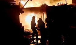 Bodrum'da konteynerlerde çıkan yangın söndürüldü