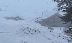 Bolu'nun yüksek kesimlerine kar yağdı