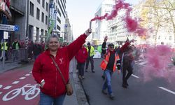 Brüksel'de sendikaların düzenlediği gösteriye yaklaşık 80 bin kişi katıldı