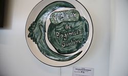 Bursa'da bağımlılıkla mücadele edenlerin eserlerinden oluşan karma sanat sergisi açıldı