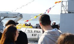 Çanakkale'de Deniz Kuvvetleri Komutanlığı gemileri ziyarete açıldı
