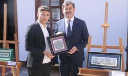Çankırı'da lise öğrencisi kişisel hat sergisi açtı