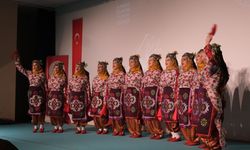 Çorum'da kadınlardan oluşan 'Gönülden Ezgiler Korosu' konser verdi