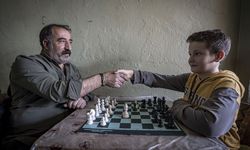 Dedelerden torunlarına 'şah mat'