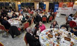 Deniz Feneri Derneğinden İstanbul'da yetimlere iftar