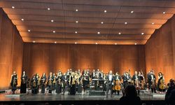 Devlet sanatçısı Gülsin Onay İDSO ile AKM'de konser verdi