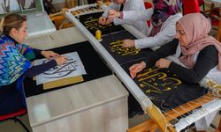 Diyarbakır'da usta öğreticiler Esma-ül Hüsna'yı el emeğiyle işliyor
