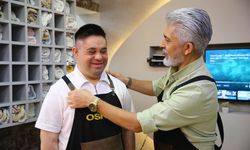 Down sendromlu genç çalıştığı berber salonuna neşe katıyor